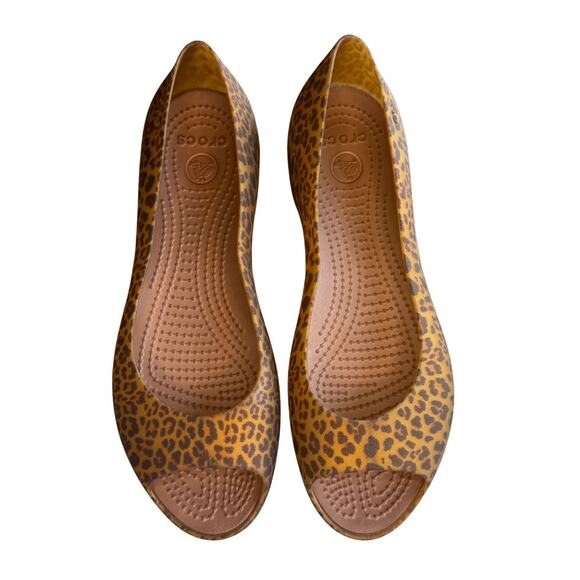 Crocs Carlie Leopard Print Slip On Flats Peep Toe Size 8 - Picture 1 of 5